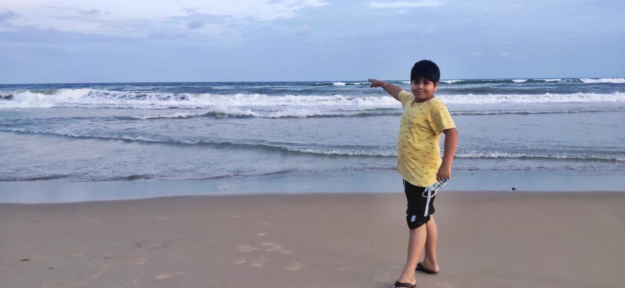 Ln Beach Homestay 普里 外观 照片