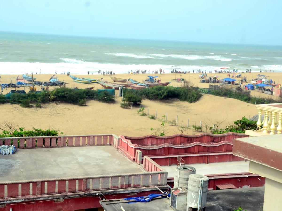 Ln Beach Homestay 普里 外观 照片
