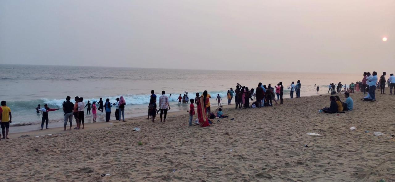 Ln Beach Homestay 普里 外观 照片